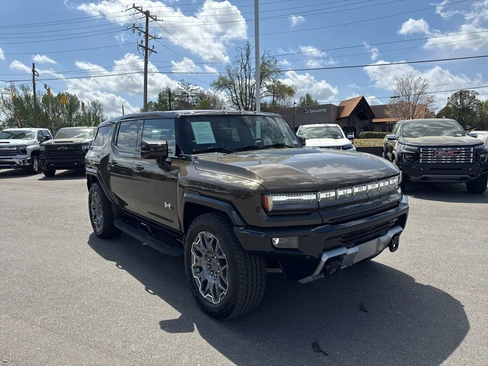 2025 GMC Hummer EV - Image 7 of 21