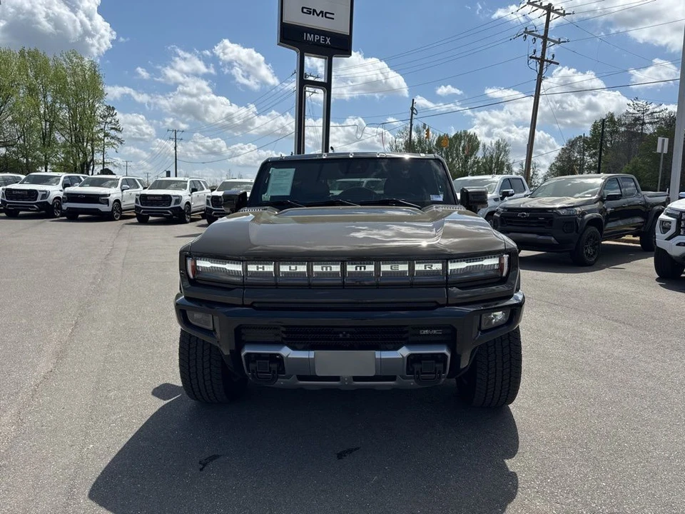 2025 GMC Hummer EV - Image 8 of 21