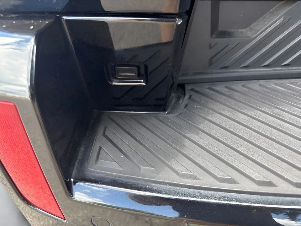 2025 GMC Hummer EV - Image 31 of 31