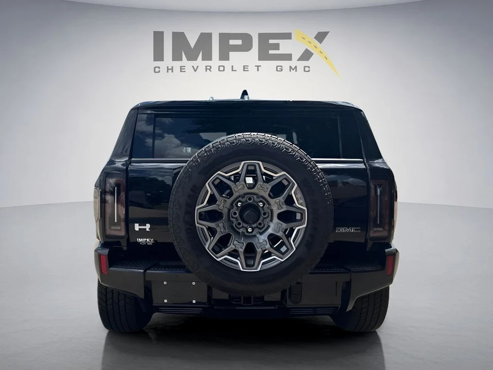 2025 GMC Hummer EV - Image 4 of 31