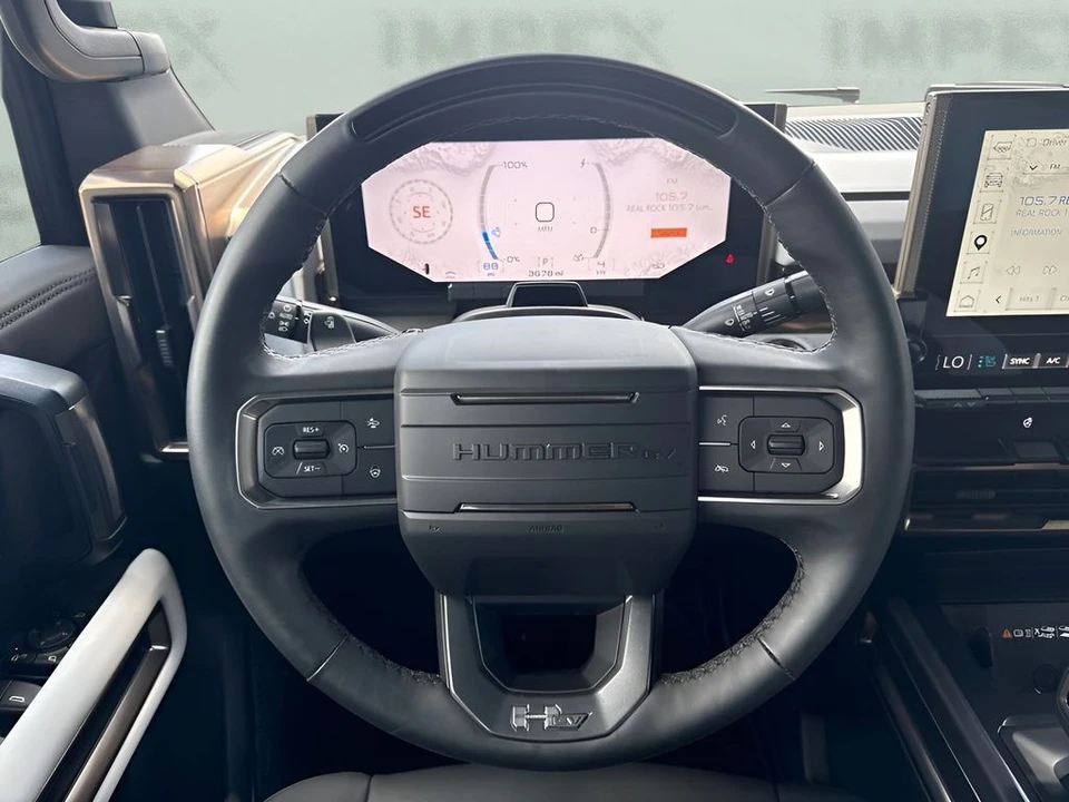 2025 GMC Hummer EV - Image 16 of 31