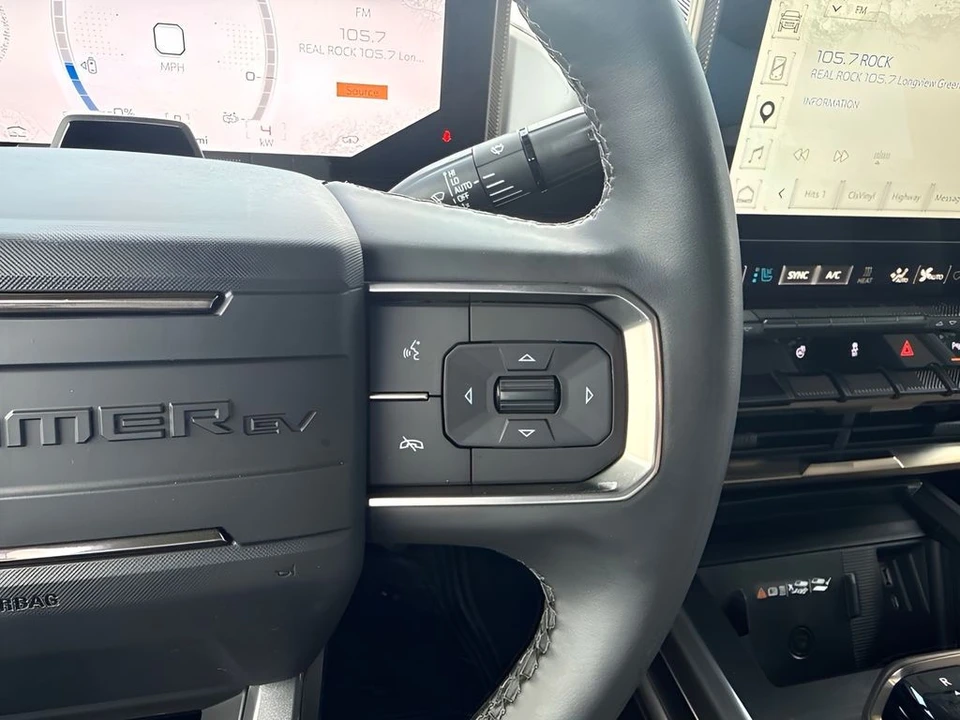 2025 GMC Hummer EV - Image 18 of 31