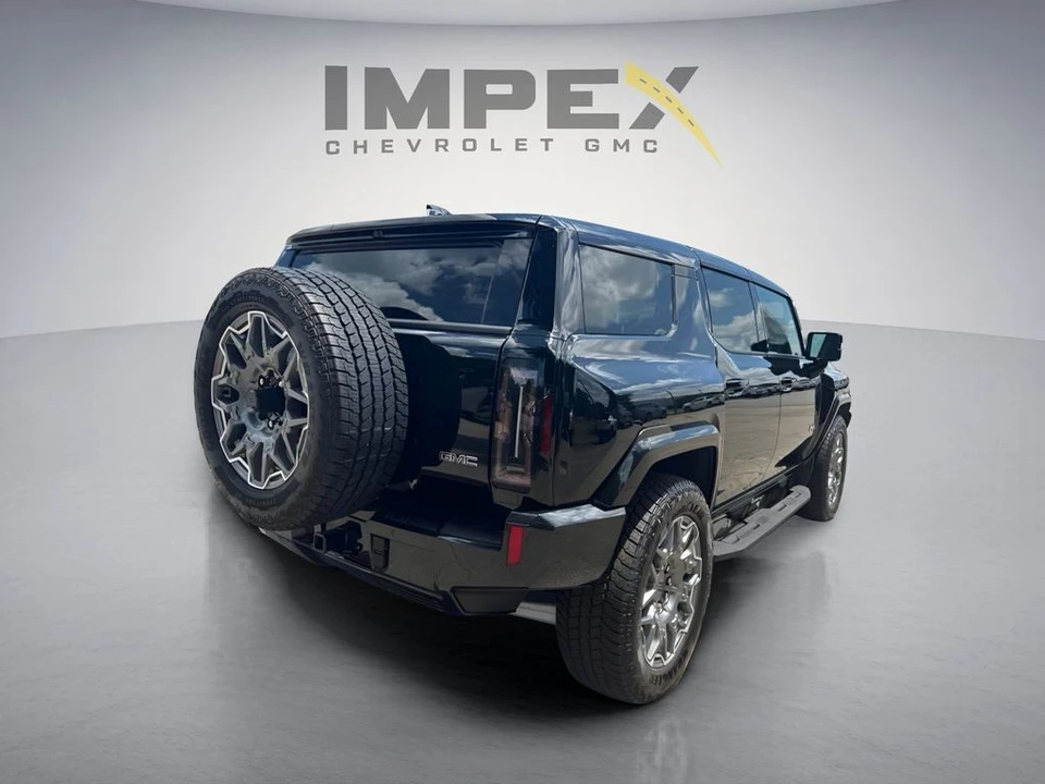 2025 GMC Hummer EV - Image 5 of 31
