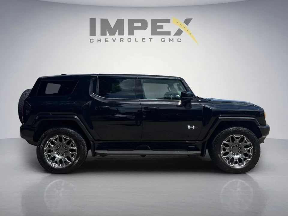 2025 GMC Hummer EV - Image 6 of 31