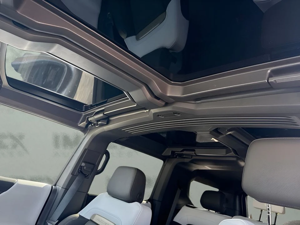 2025 GMC Hummer EV - Image 8 of 10