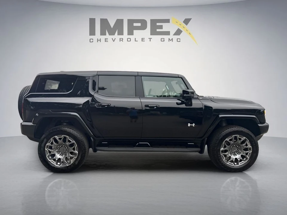 2025 GMC Hummer EV - Image 7 of 31
