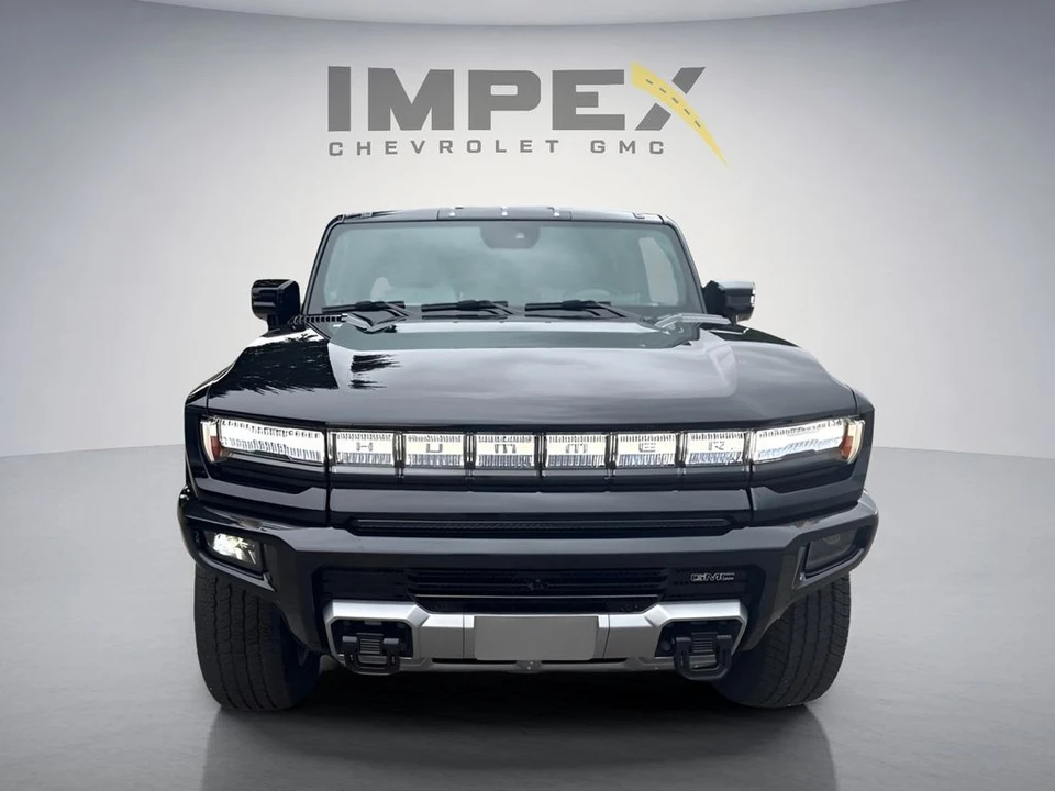 2025 GMC Hummer EV - Image 9 of 31