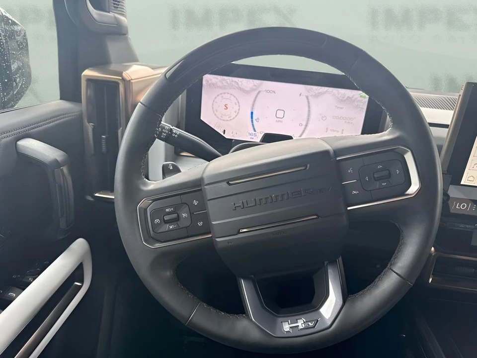 2025 GMC Hummer EV - Image 15 of 31