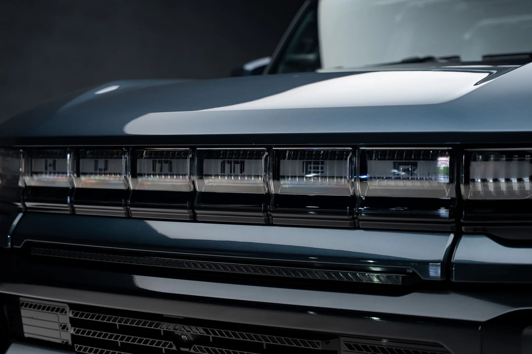 2025 GMC Hummer EV - Image 15 of 31