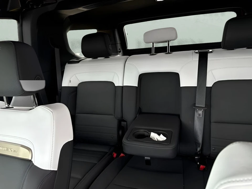 2025 GMC Hummer EV - Image 11 of 15