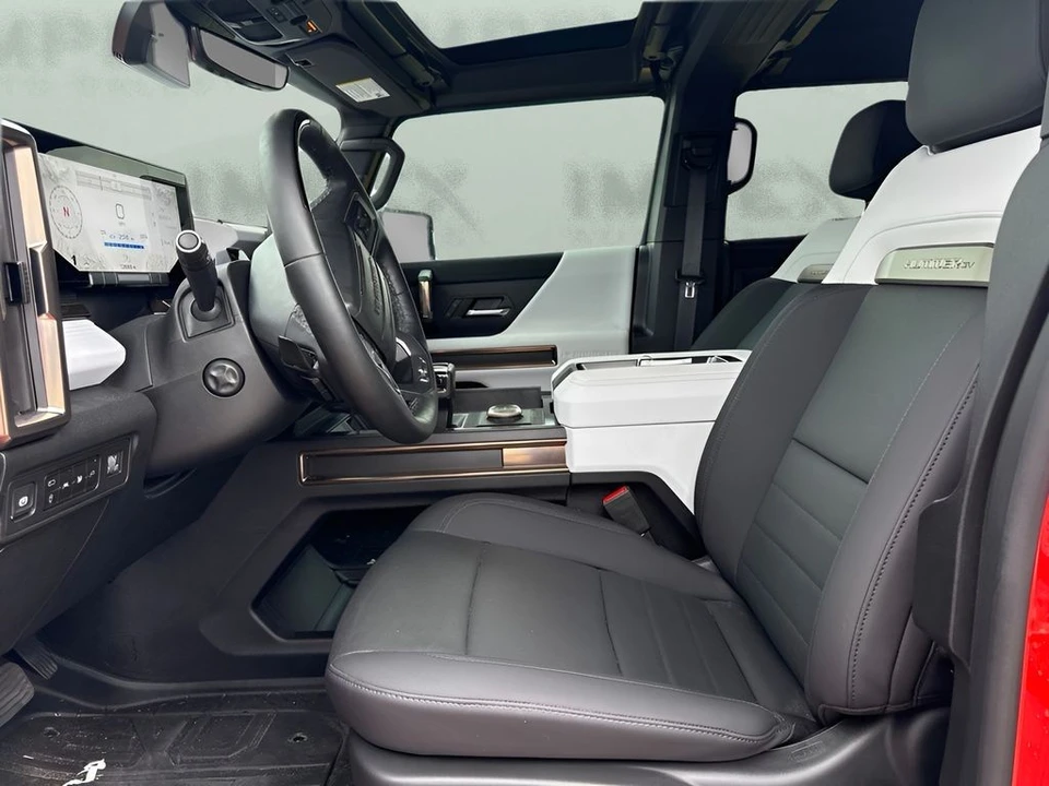 2025 GMC Hummer EV - Image 8 of 15