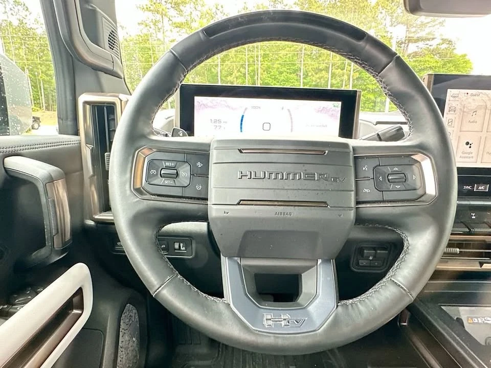2025 GMC Hummer EV - Image 15 of 20