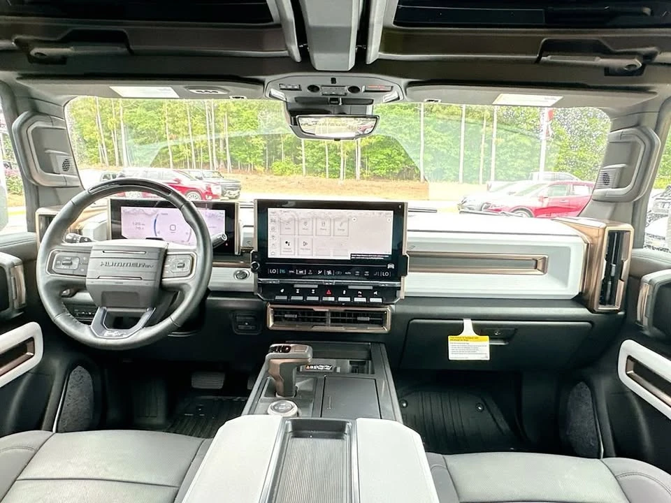 2025 GMC Hummer EV - Image 5 of 20