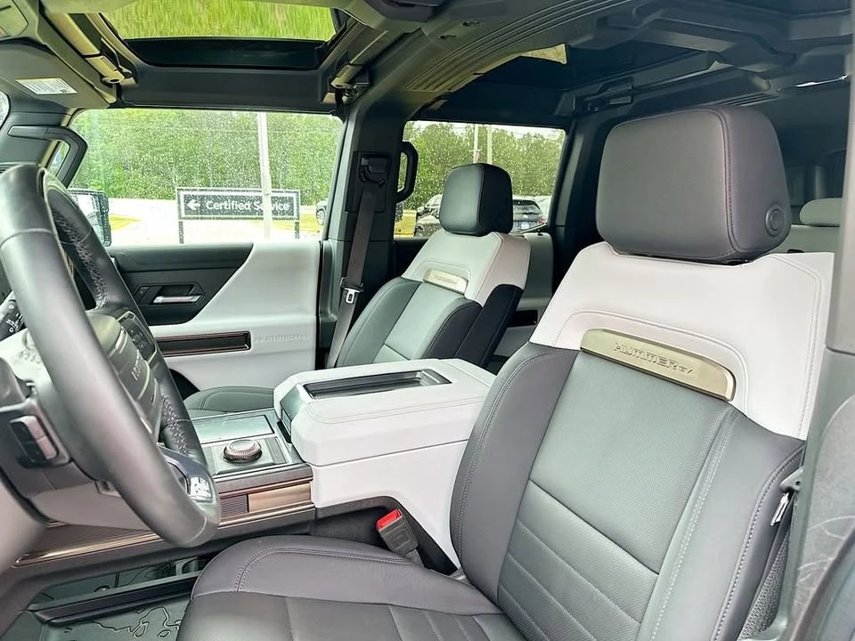 2025 GMC Hummer EV - Image 7 of 20