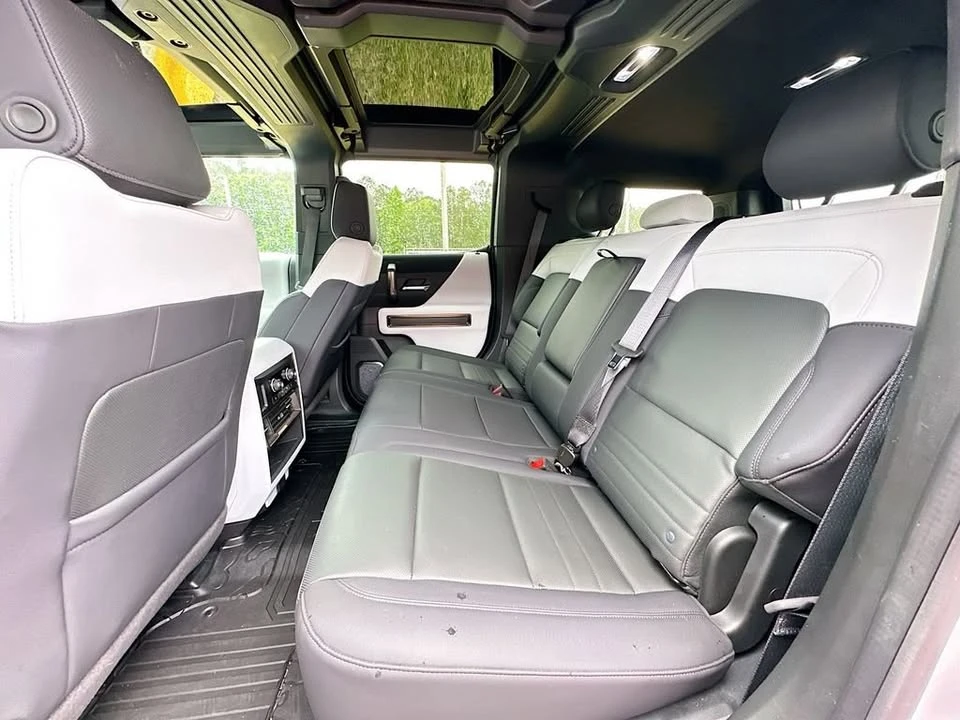 2025 GMC Hummer EV - Image 6 of 20