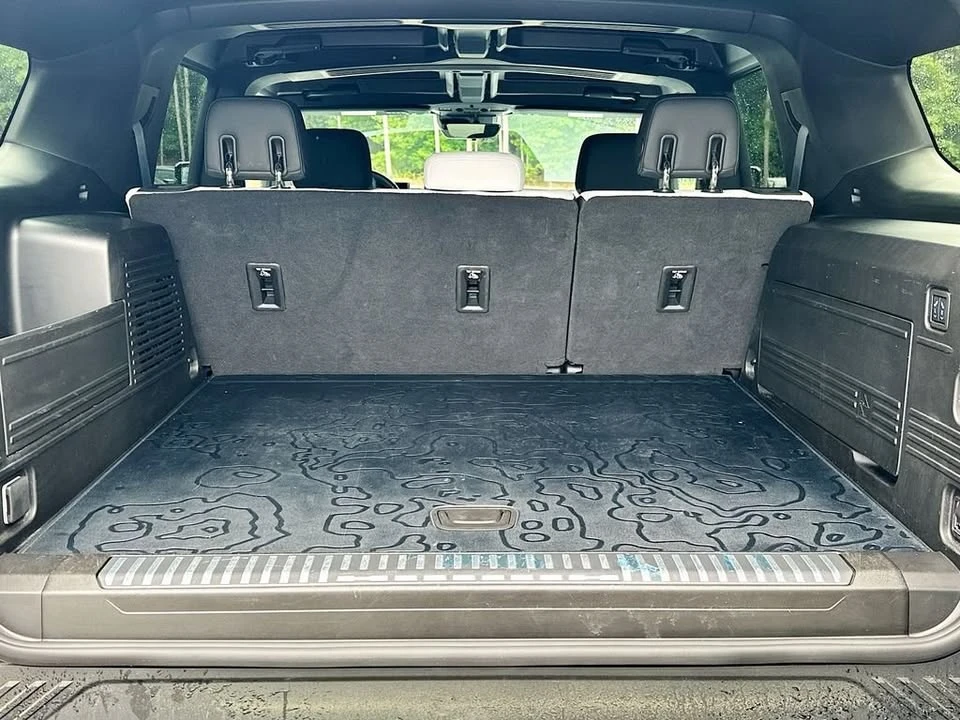 2025 GMC Hummer EV - Image 13 of 20
