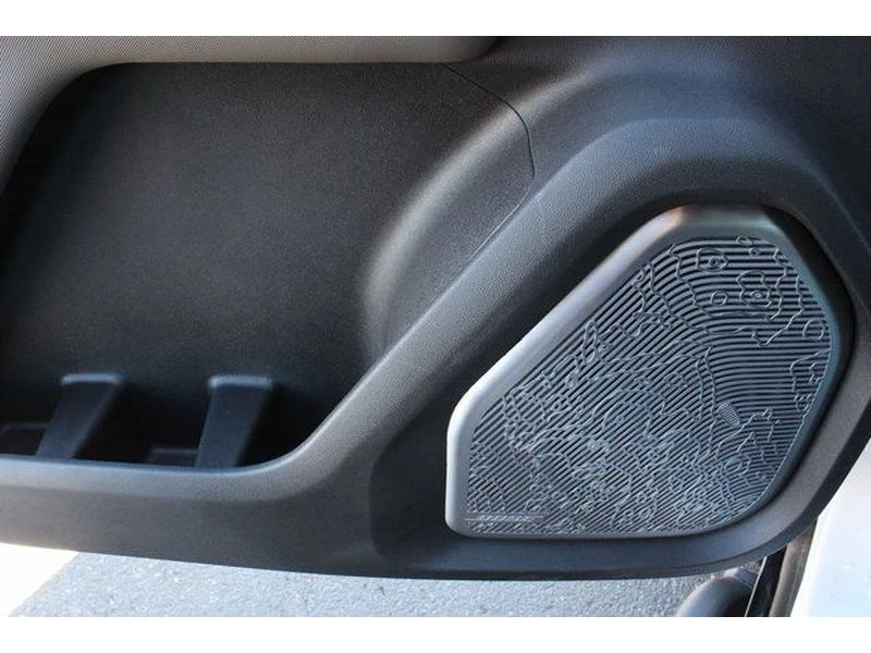 2025 GMC Hummer EV - Image 12 of 18