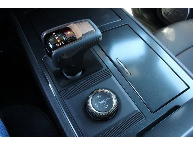 2025 GMC Hummer EV - Image 18 of 18