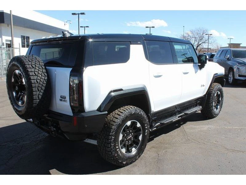 2025 GMC Hummer EV - Image 9 of 18