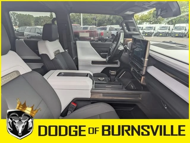 2025 GMC Hummer EV - Image 13 of 20