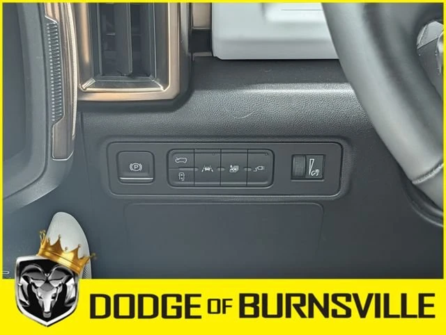 2025 GMC Hummer EV - Image 18 of 20