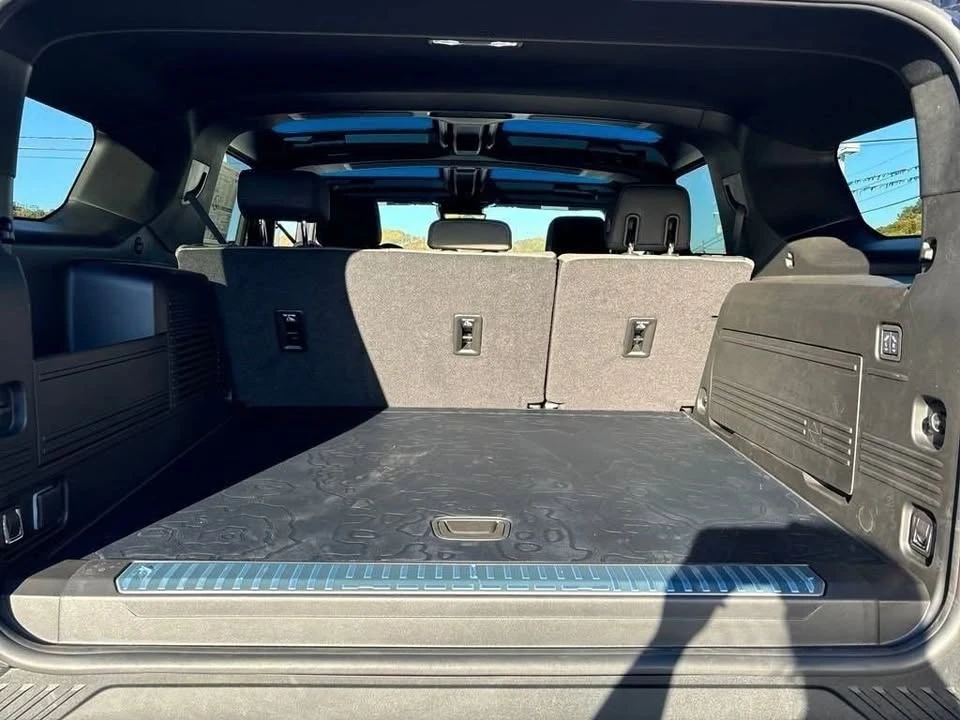 2025 GMC Hummer EV - Image 5 of 20