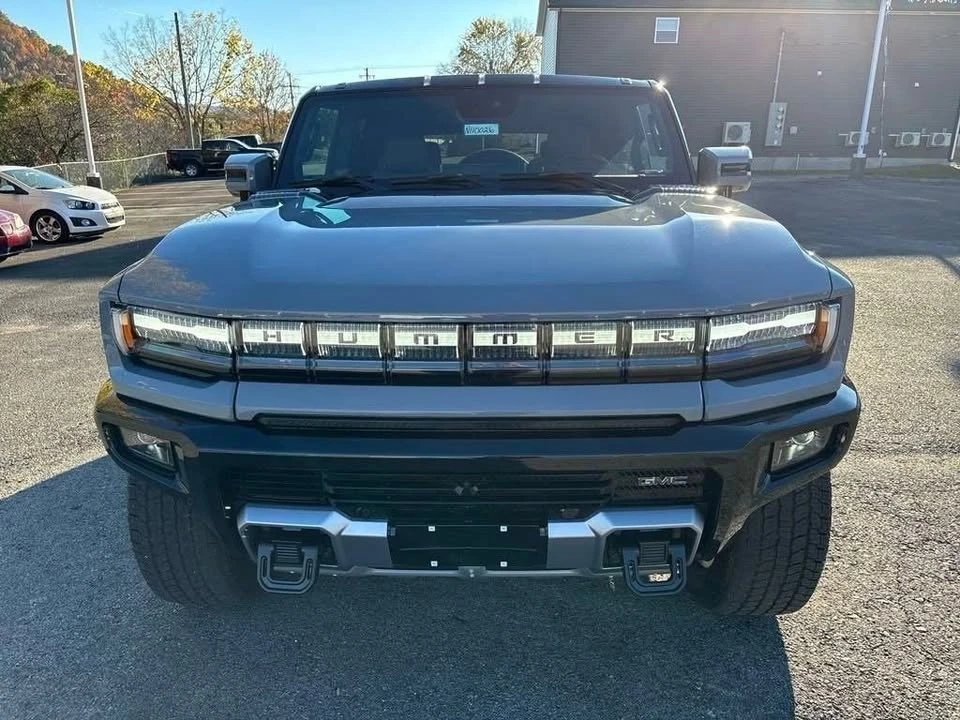 2025 GMC Hummer EV - Image 16 of 20