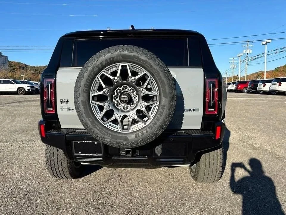 2025 GMC Hummer EV - Image 3 of 20
