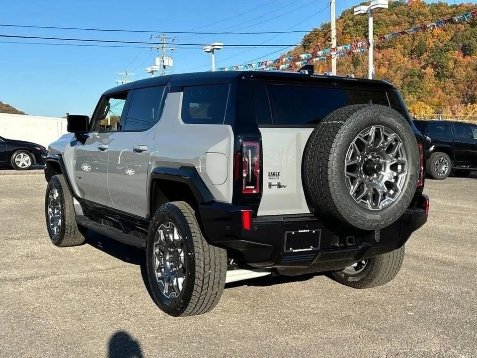 2025 GMC Hummer EV - Image 2 of 20