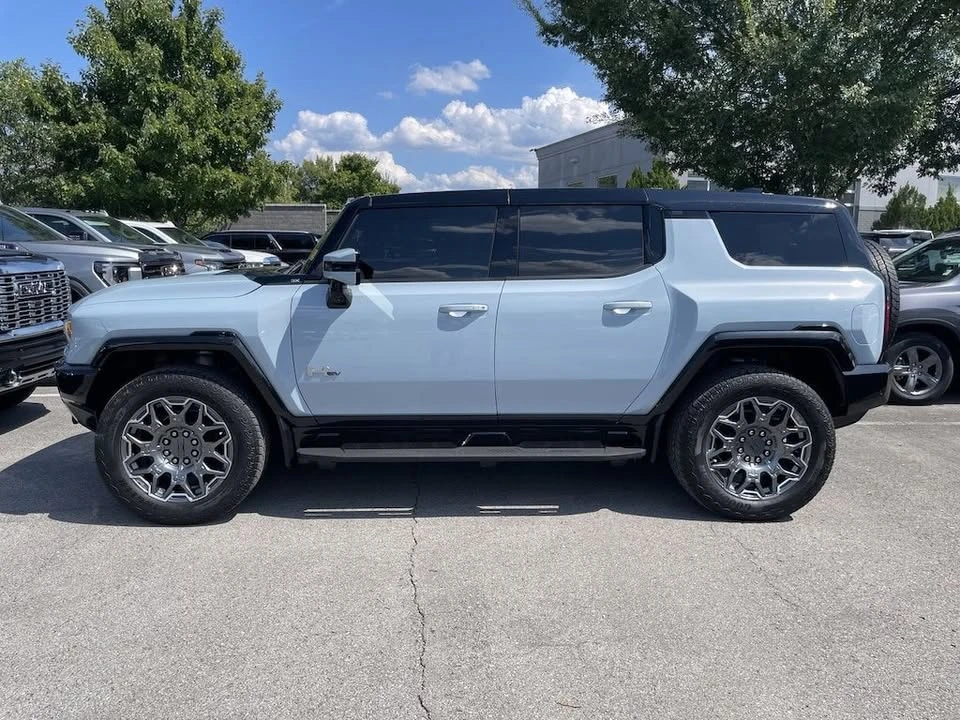 2025 GMC Hummer EV - Image 3 of 19