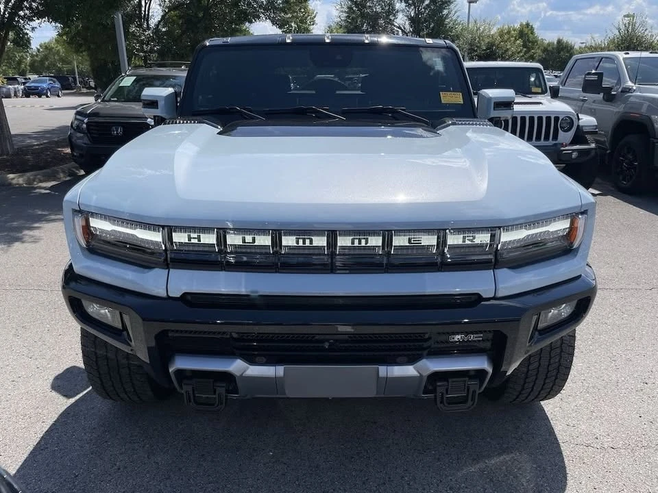 2025 GMC Hummer EV - Image 5 of 19