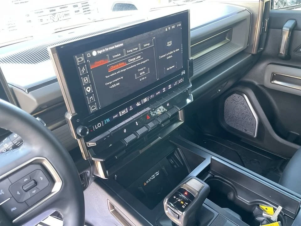 2025 GMC Hummer EV - Image 19 of 19