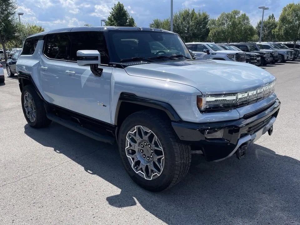 2025 GMC Hummer EV - Image 6 of 19
