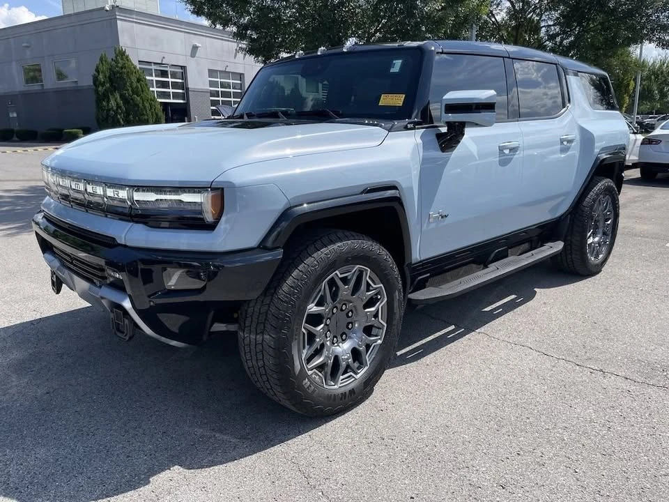 2025 GMC Hummer EV - Image 4 of 19