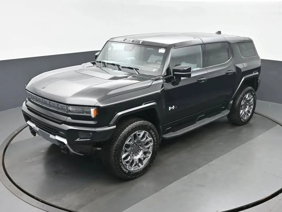 2025 GMC Hummer EV - Image 14 of 16