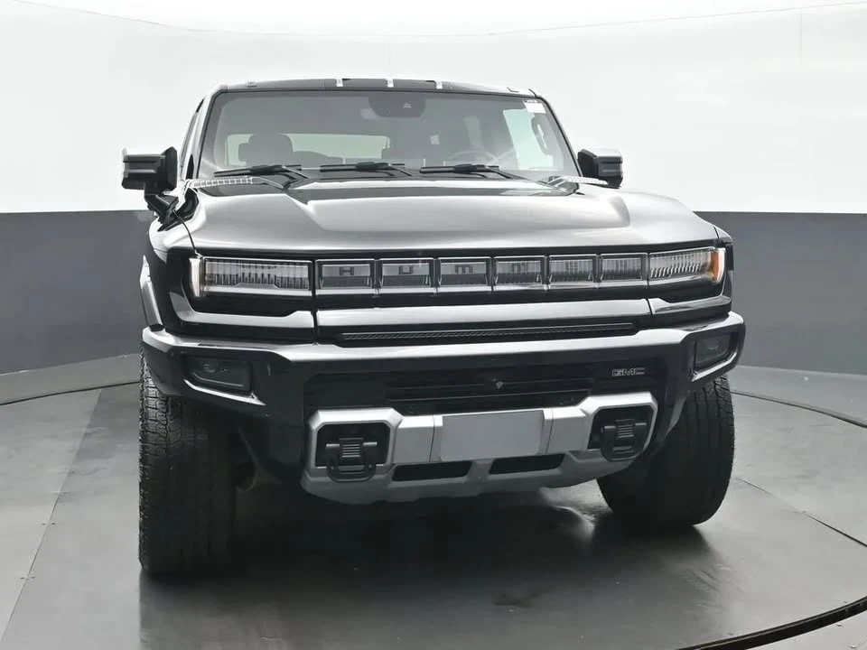 2025 GMC Hummer EV - Image 8 of 16