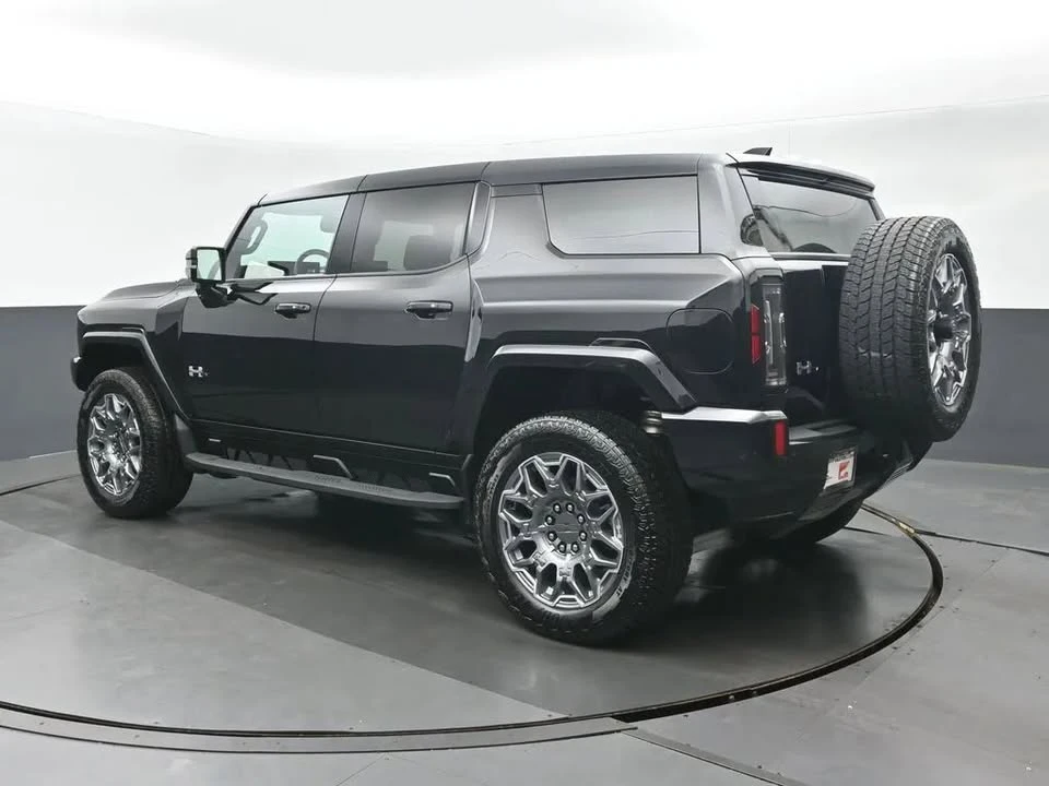 2025 GMC Hummer EV - Image 5 of 16