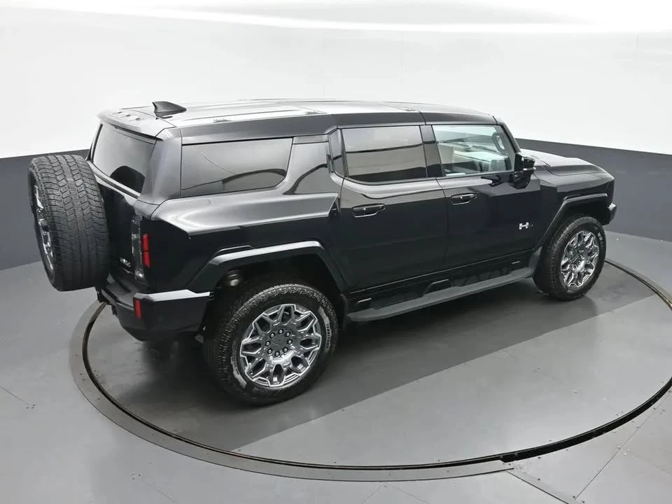2025 GMC Hummer EV - Image 16 of 16