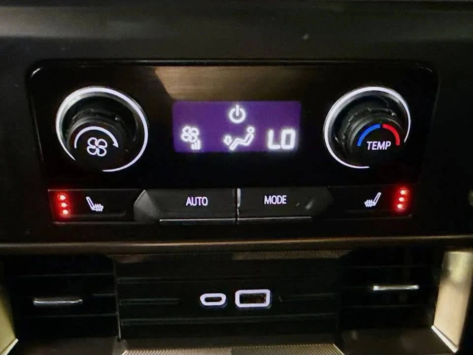 2025 GMC Hummer EV - Image 18 of 20
