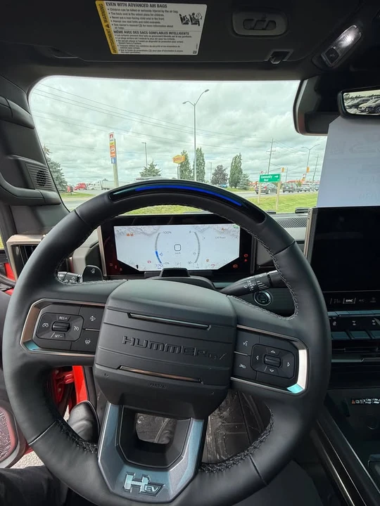 2025 GMC Hummer EV - Image 7 of 8