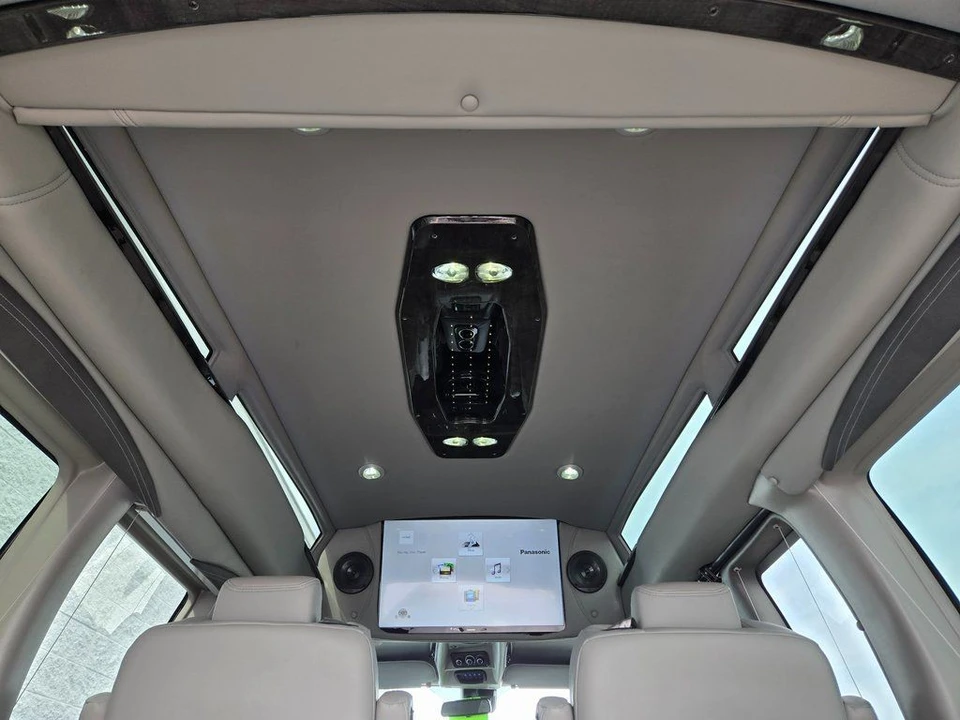 2025 GMC Savana - Image 10 of 12