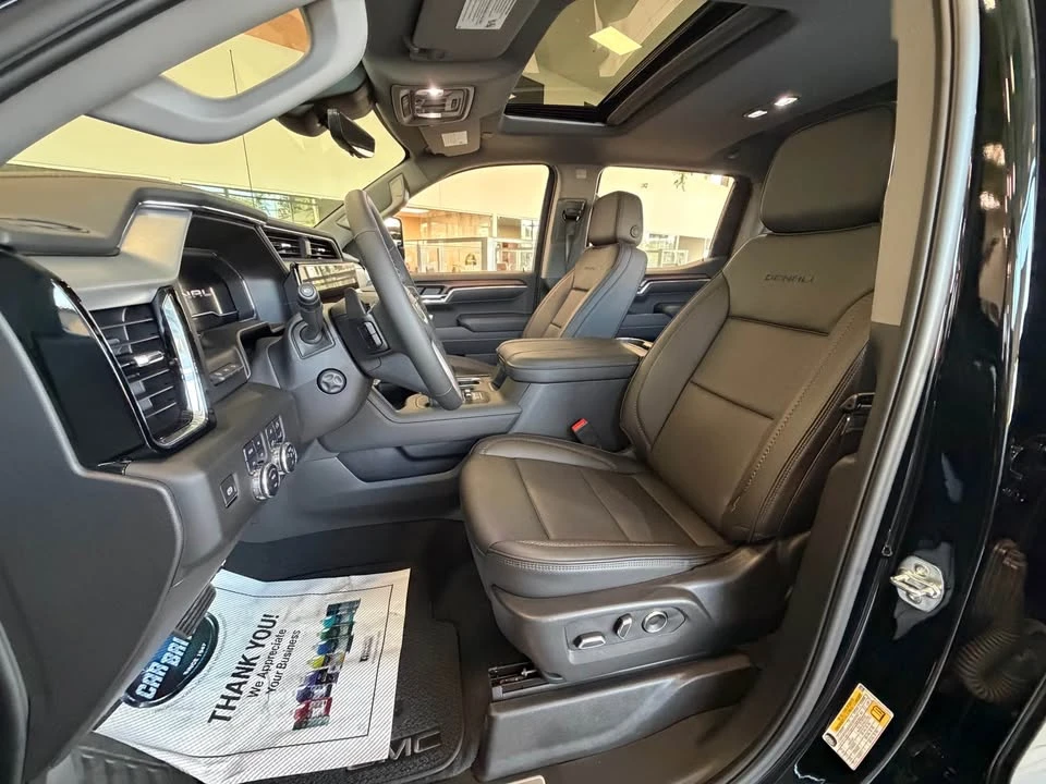 2025 GMC Sierra 5th Gen - Image 2 of 9