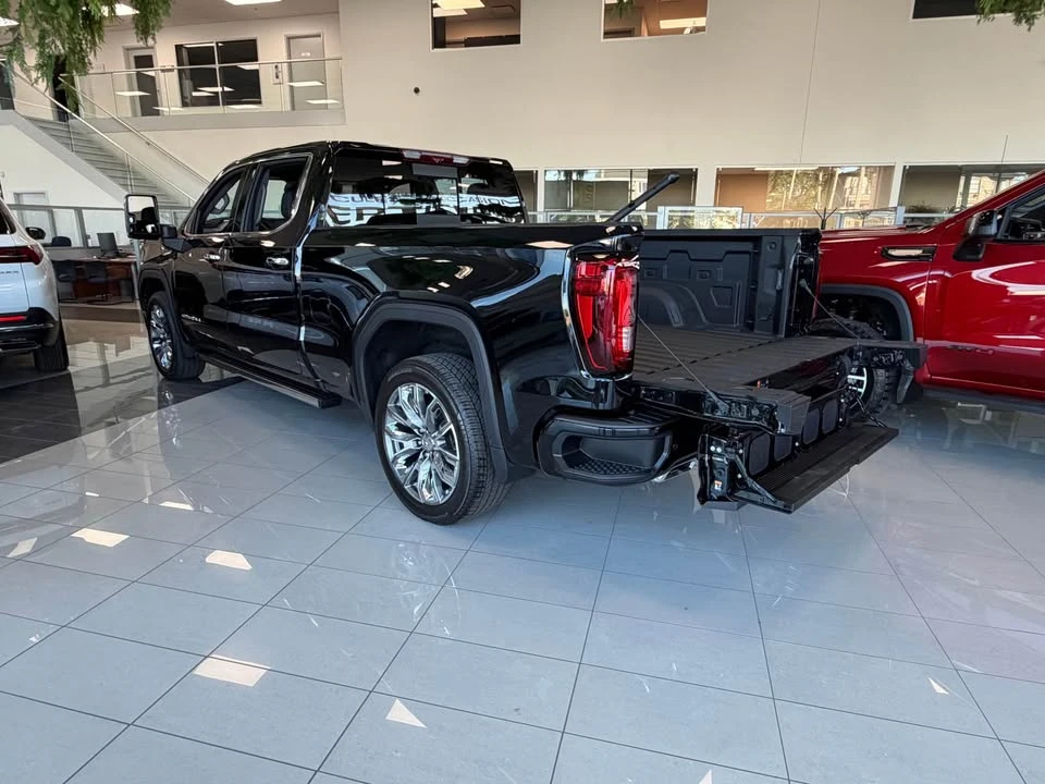 2025 GMC Sierra 5th Gen - Image 4 of 9