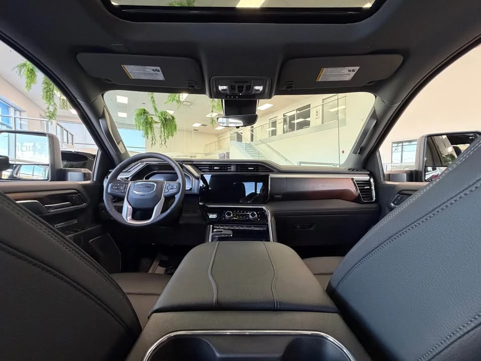2025 GMC Sierra 5th Gen - Image 7 of 9