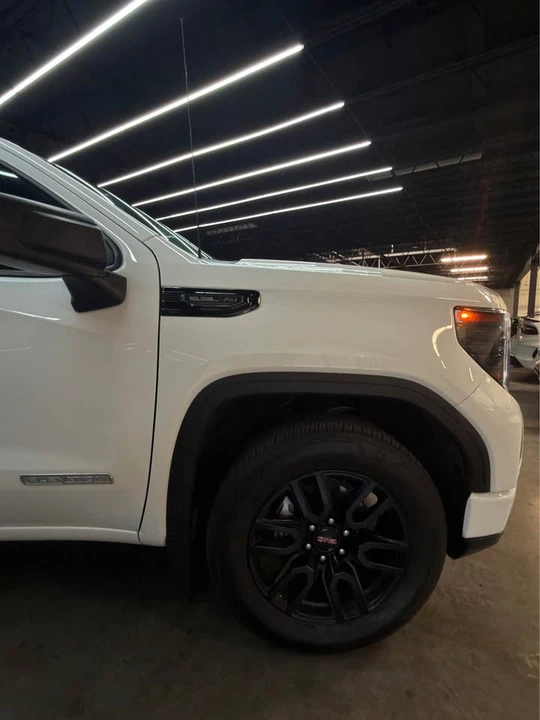 2025 GMC Sierra 5th Gen - Image 10 of 20