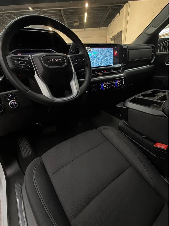 2025 GMC Sierra 5th Gen - Image 15 of 20