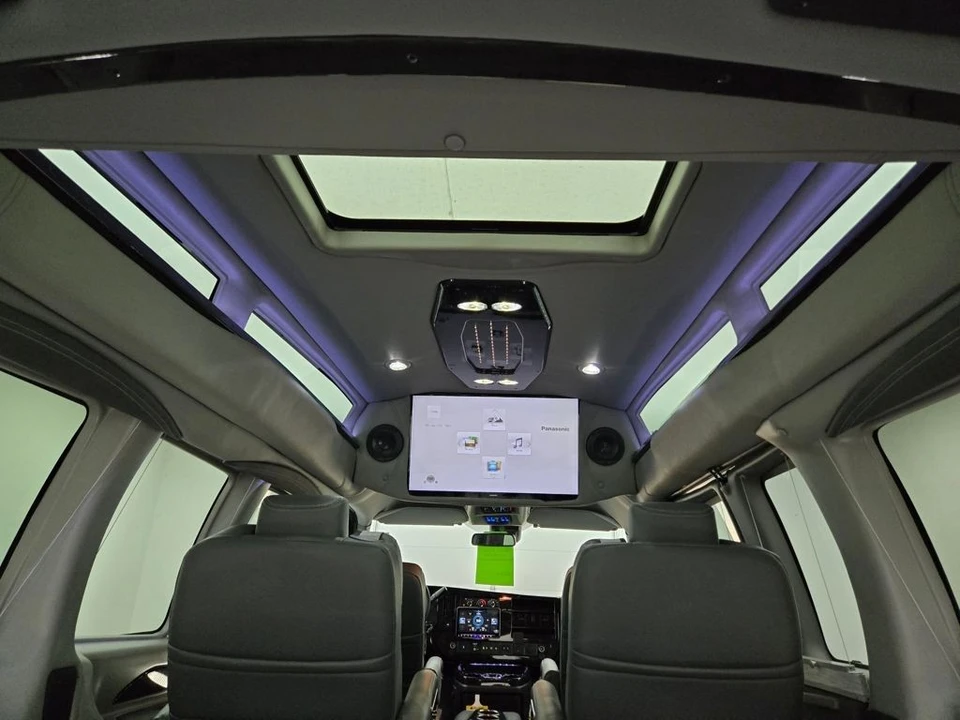 2025 GMC Savana - Image 9 of 21
