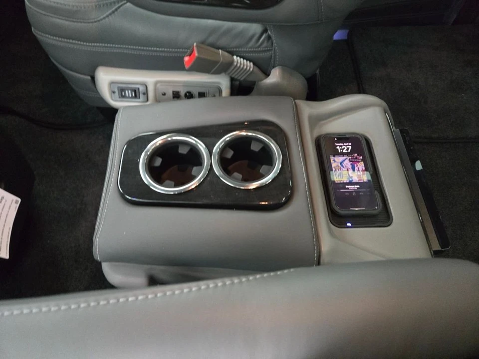2025 GMC Savana - Image 20 of 21