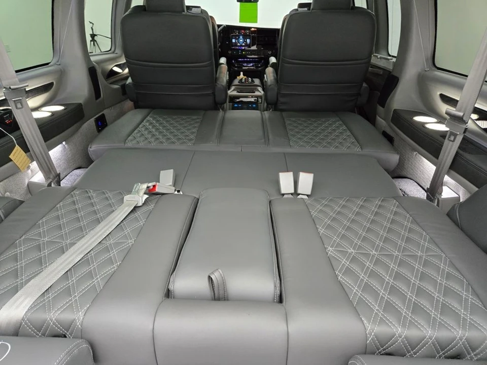 2025 GMC Savana - Image 8 of 21