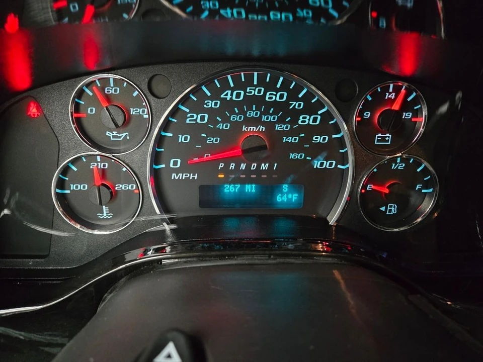 2025 GMC Savana - Image 19 of 21